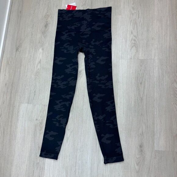 Spanx Look At Me Now Leggings Womens Medium Camo Black FL3515 - Picture 3 of 4